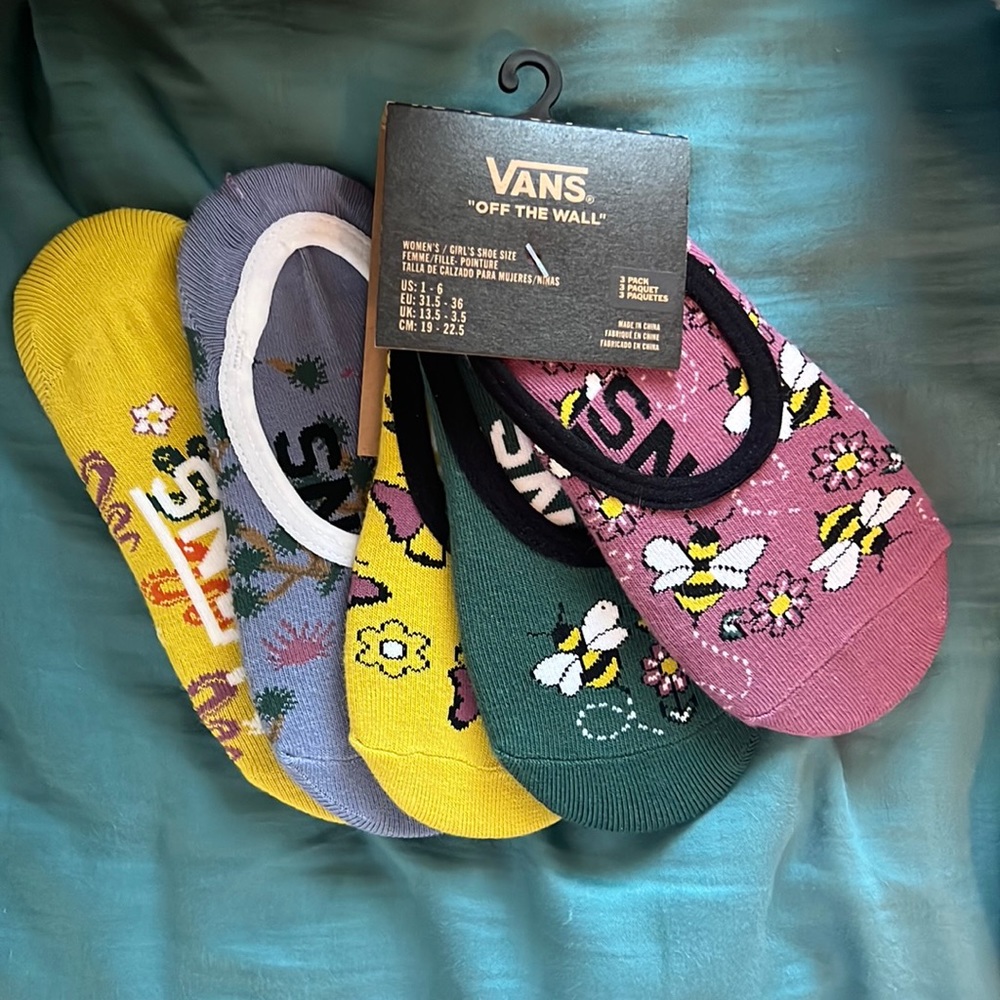 Women’s/girls Vans design no show socks
